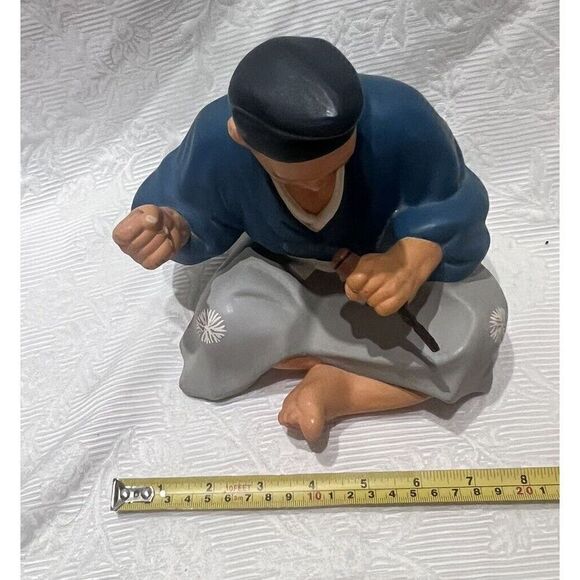 Sakohakatadoll Hakata Japan Crosslegged Man Using Chisel Traditional Dress - Picture 11 of 15